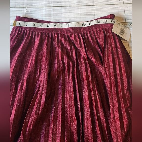 Marciano By Guess Pleated Shimmering Burgundy Skirt Size 6 - Picture 11 of 14